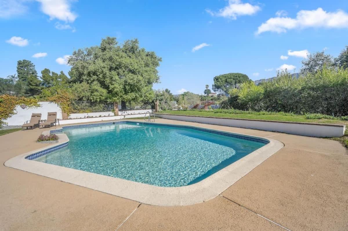 Wexford Hills Poolside Haven Backyard Bbq *